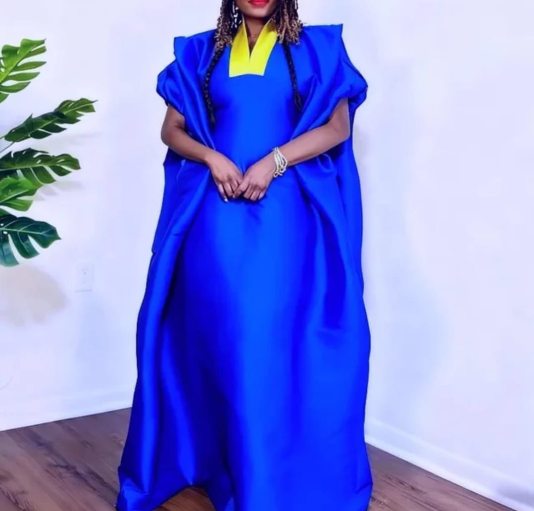 Robe longue satinée– coupe élégante