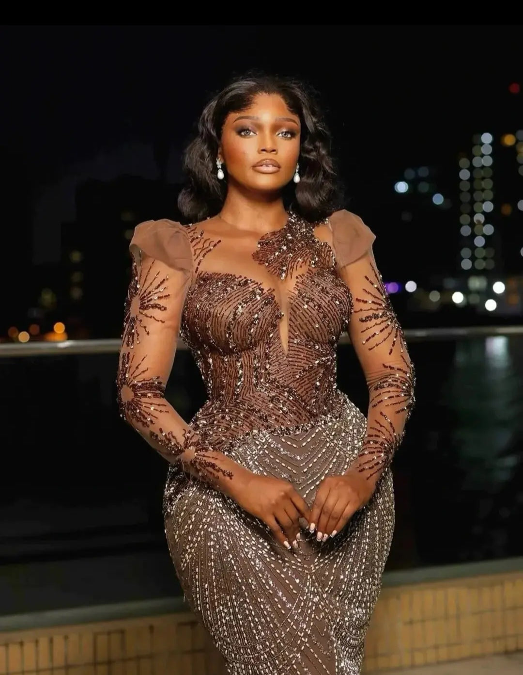 Robe Sirène Luxe Perlée – Manches Longues & Traîne