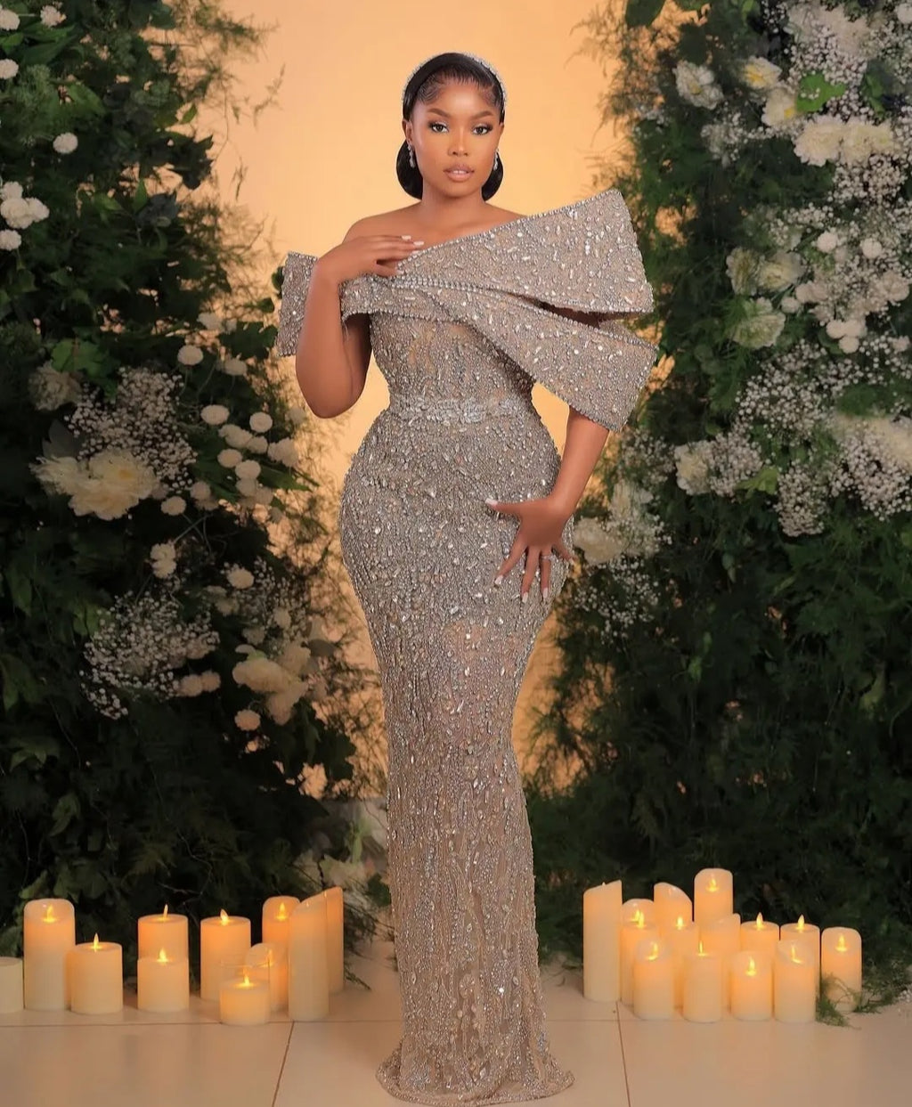 Robe sirène champagne perlée – Épaule asymétrique