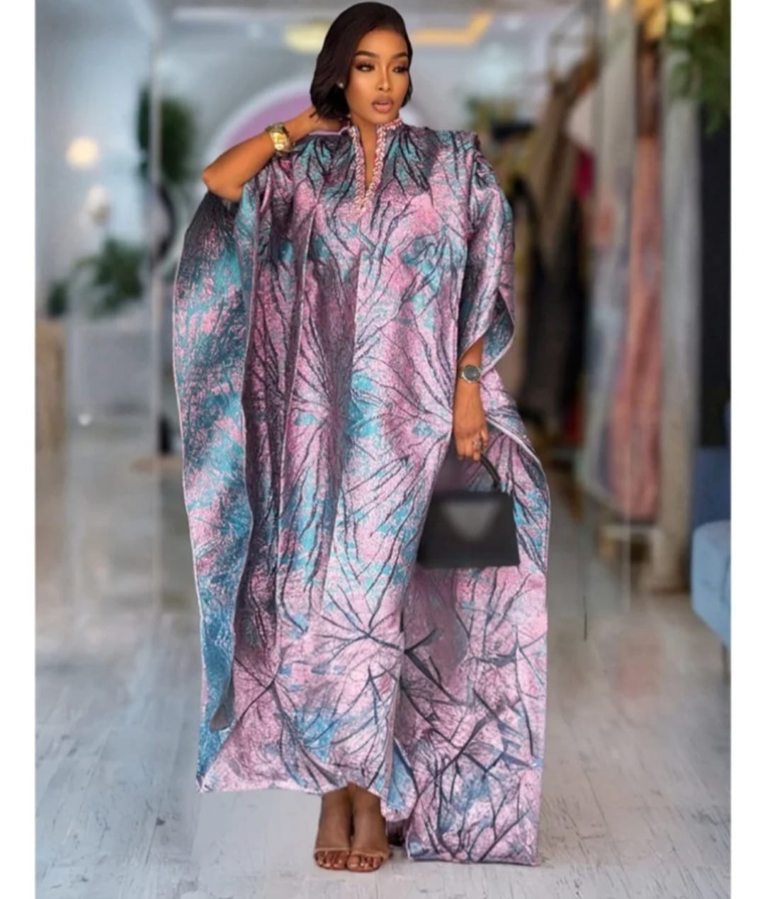 Robe longue premium satinée à manches amples